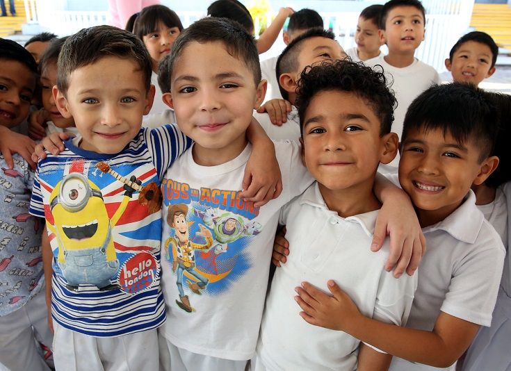 De acuerdo con la Dirección de Prestaciones Económicas, Sociales y Culturales este sistema consiste en formar hábitos, costumbres y comportamientos adecuados, así como el conocimiento e identificación de los alimentos en los niños. “Desde la disciplina en cuanto al uso de cubiertos, servilletas, limpieza y horarios de alimentación, consumo de frutas y verduras. Se definen menús equilibrados en nutrientes evitando el consumo excesivo de grasas, azúcares y harinas”