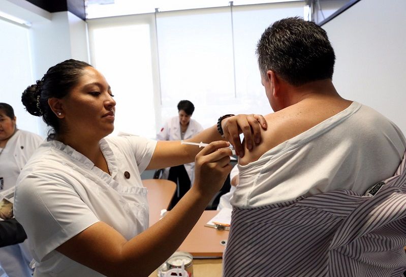 personas con VIH/SIDA, cáncer, diabetes, obesidad, cardiopatías y enfermedades pulmonares crónicas