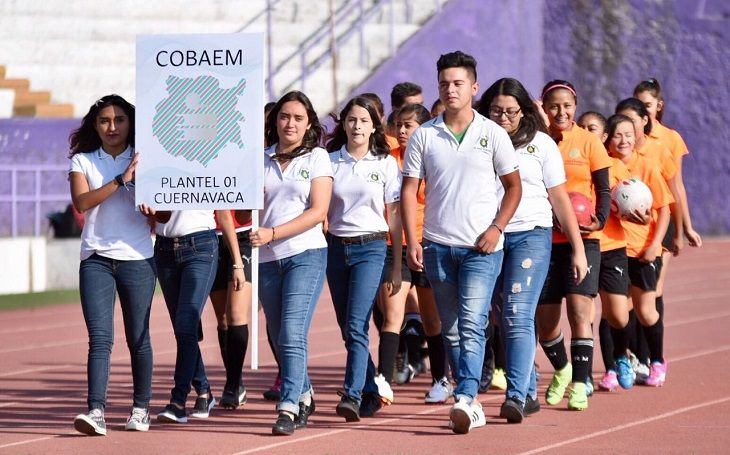 La secretaría de Educación, Beatriz Ramírez Velázquez, llevó a cabo la premiación –entrega de medallas y trofeos- a los equipos ganadores de esta justa deportiva estudiantil