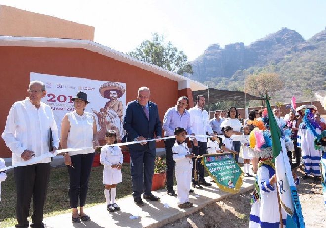 El kínder estaba ubicado en el Centro de Tlayacapan y debido a los trabajos de reconstrucción que realiza el Instituto Nacional de Antropología e Historia (INAH) de monumentos históricos en la zona, se acordó cambiar la sede escolar a sólo cinco minutos del anterior