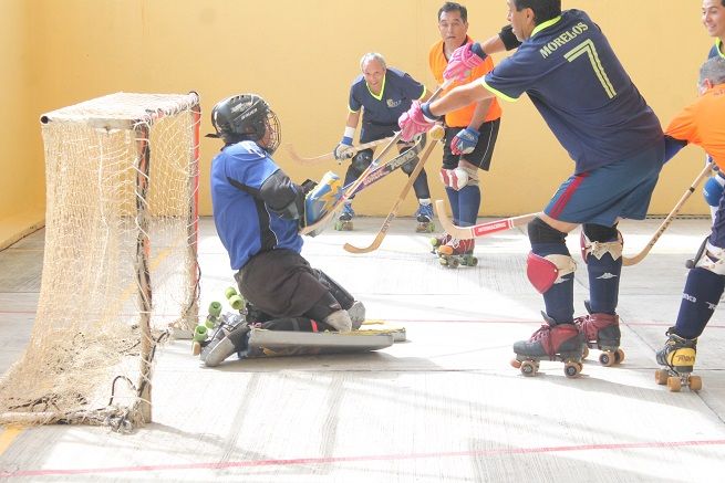 La última fue el pasado fin de semana en las instalaciones del Centro Deportivo de la CDMX, en donde, luego de enfrentar a cinco equipos, salió avante con sendas victorias y con ello el título en juego del Torneo Copa Bulldogs ante representaciones de los diferentes puntos de la Republica Mexicana, lo que tiene bastante satisfecho a Jesús Mendoza, estratega y jugador de este equipo combinado Morelos-Metro, que han venido trabajando en las ultimas ediciones con las ganas de darle una gran satisfacción no sólo de Morelos sino a todo el país, con un equipo que ha venido trabajando fuerte en la categoría de primera fuerza, y actuando en diferentes competencias internacionales siendo la ultima en una provincia de Santiago de Chile