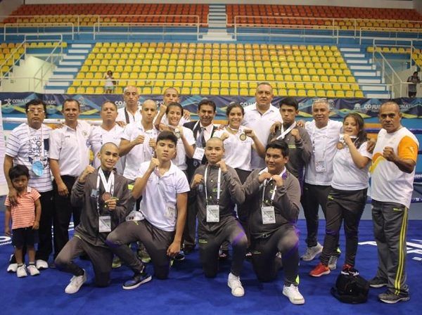 Las preseas de Oro fueron gracias a las victorias de Ángel Luis Vázquez, quien en el tercer round gana por Referee Suspende Comabte (RSC) ante Pedro Ramírez, representante del estado de Baja California, en la categoría Ligero de los 60 kilogramos, quien al final se tuvo que conformar con la plata; los bronces fueron para Diego Hernández y Daniel López, de Zacatecas y Veracruz, respectivamente