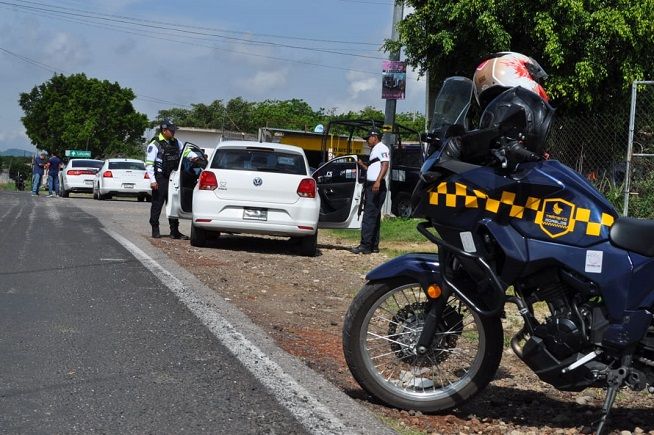 En los límites de Totolapan y Tlayacapan, el funcionario instruyó a los elementos del Mando Coordinado Policía Morelos a conducirse con estricto apego a derecho y con pleno respeto a los derechos humanos