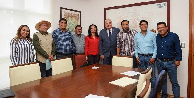 Manifestó que la instrucción precisa del gobernador Cuauhtémoc Blanco Bravo es apoyar la problemática por la que atraviesan los municipios e implementar las acciones pertinentes para evitar que se presenten problemas mayores como la destitución de los alcaldes