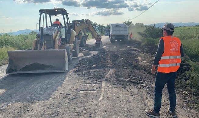 “Por instrucciones del gobernador Cuauhtémoc Blanco Bravo, la Secretaría de Obras Públicas inició la modernización del tramo carretero Palo Blanco-Barranca del Muerto, en el municipio de Axochiapan, mencionado en un video por el Presidente Andrés Manuel López Obrador”, respondió hoy el gobierno estatal a través de un comunicado de prensa