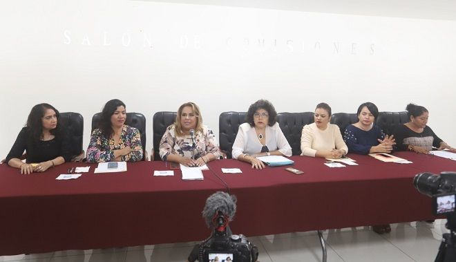 “Todos estos hechos violentan el estado de derecho y llevan al Congreso a una situación de crisis imputable solo a los diputados del Gobernador”, advirtieron en rueda de prensa horas después de destitución de las diputadas Tania Valentina Rodríguez Ruiz y Blanca Nieves Sánchez Arano, de la presidencia de la Junta Política y de Gobierno y la Vicepresidencia de la Mesa Directiva, respectivamente