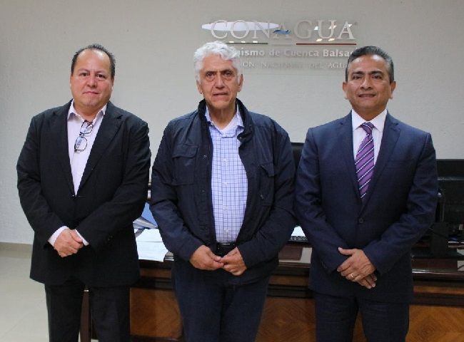 el Director General del SAPAC, Fernando Blumenkron Escobar, juntó con el Asesor General, Héctor Omar Maganda Salazar, explicaron al Director de la Conagua, Germán Arturo Martínez Santoyo, el estado en el que se encontró el SAPAC al inicio de la presente administración, así como las estrategias que se han implementado para su rescate, lo que ha permitido seguir operando el organismo