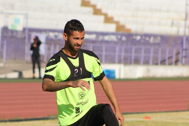 Los Cañeros del Club Atlético Zacatepec siguen trabajando bastante fuerte de cara a su compromiso -el sábado en la cancha del estadio Agustín "Coruco" Díaz- ante los Cafetaleros y para ello estuvieron pisando la cancha de la Unidad Deportiva Centenario de Cuernavaca