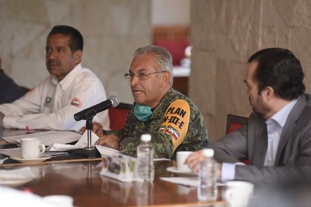 El secretario de Gobierno, Pablo Ojeda, quien junto al General de Brigada Diplomado de Estado Mayor, Agustín Vallejo Silva, Comandante de la 24 Zona Militar, encabezaron la reunión, dijo que el Gobierno de Morelos se anticipa a las medidas para evitar colapso en los sistemas de salud existentes y atender de manera oportuna e inmediata a los pacientes con coronavirus