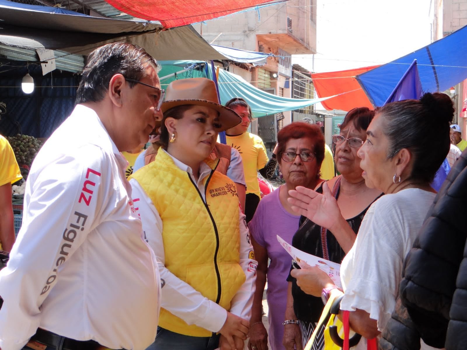 Luz Figueroa visita el Adolfo López Mateos para conocer las necesidades de los locatarios